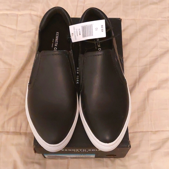 Kenneth Cole New York Shoes - Black Kenneth Cole Faux Leather Flat Slip on Running Shoes, NWT, Size 10